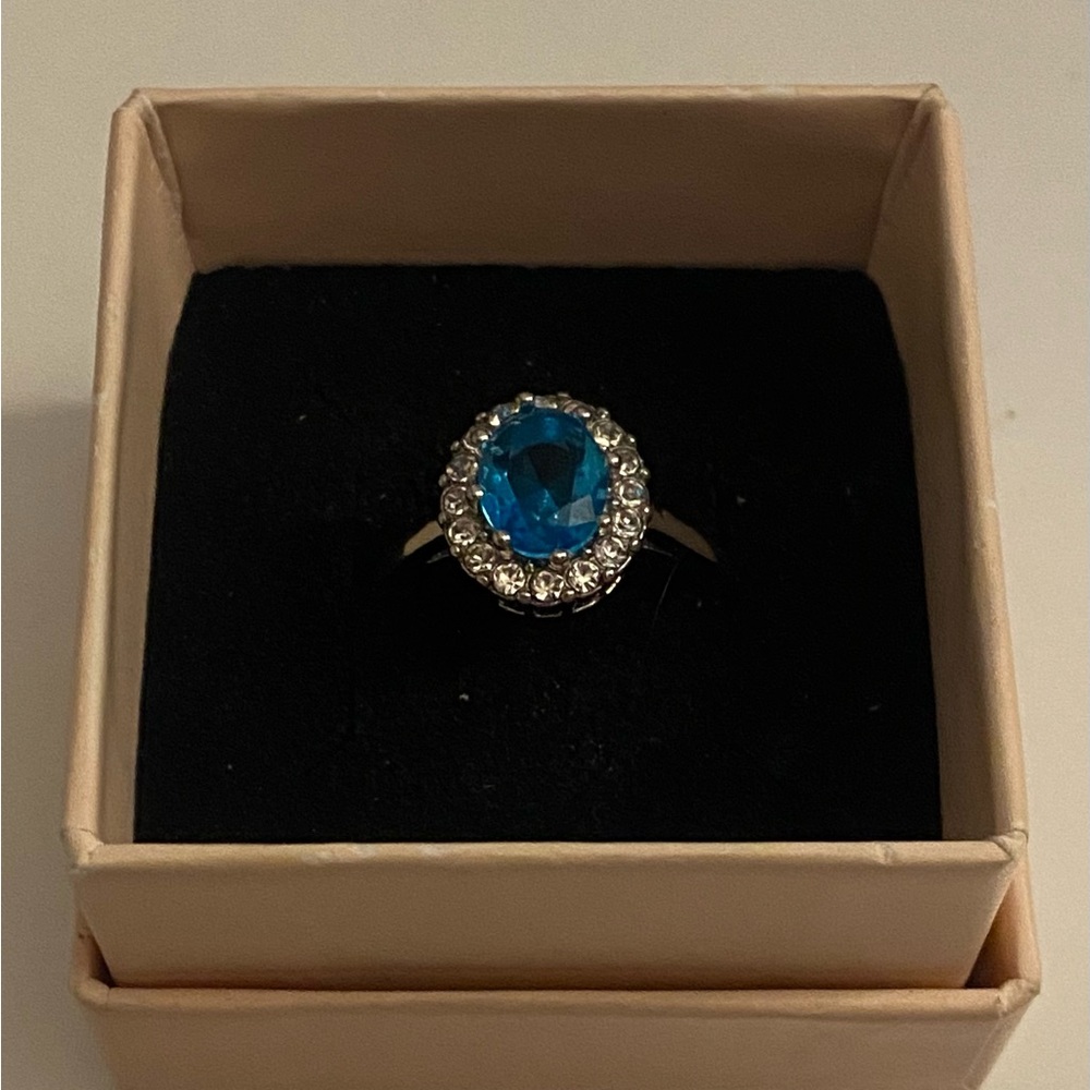 Blue Oval Zircon Ring - Picture 2 of 3